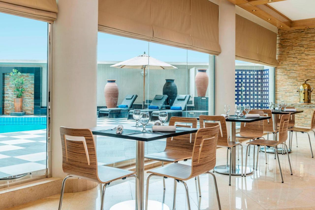 Le Meridien Fairway Dubaj Zewnętrze zdjęcie