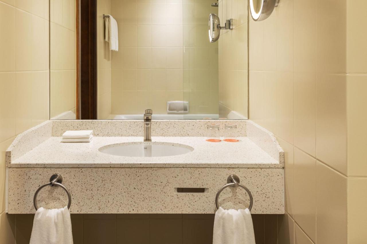 Le Meridien Fairway Dubaj Zewnętrze zdjęcie